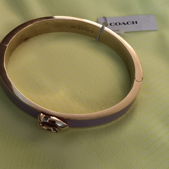 - Coach Lilac Enamel & Goldtone Metal Bangle NWT - Picture 2 of 5